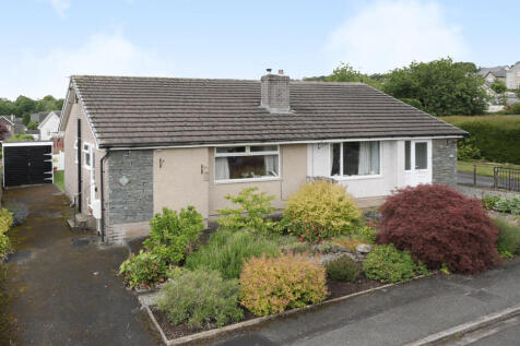 2 bedroom semi-detached bungalow for sale