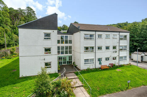 15 Helm Close, Bowness on Windermere... 2 bed ground floor flat for sale