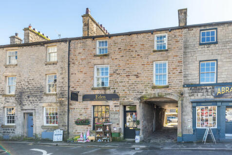 3 bedroom town house for sale