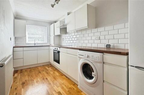 Rockingham Road, Uxbridge 1 bed maisonette for sale