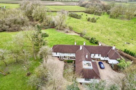 4 bedroom bungalow for sale