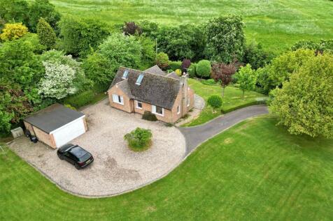 Six Hills Road, Walton on the Wolds... 2 bed detached house for sale