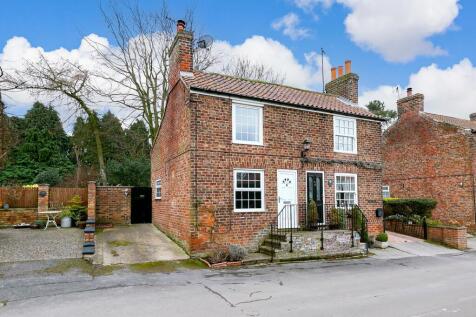 Cherry Garth, Lund, Driffield, YO25 9TD 2 bed semi