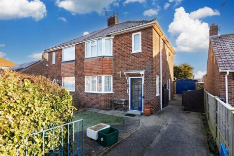 13 High Field, Osbaldwick, York, YO10... 3 bed semi