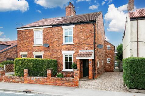 Main Street, Bubwith, Selby, YO8 6LX 3 bed semi