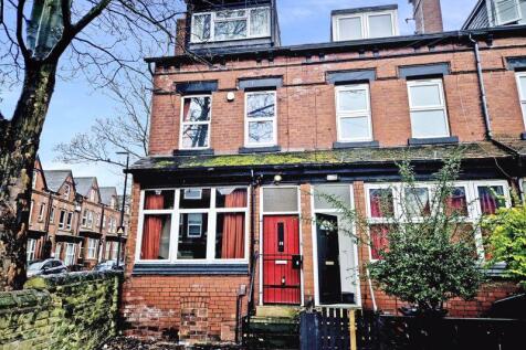 Winfield Terrace, Leeds 4 bed terraced house for sale