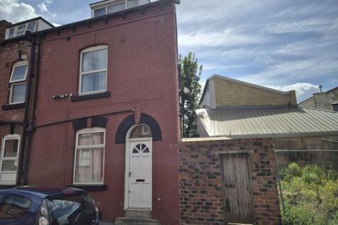 Harold Terrace, Leeds 4 bed terraced house for sale