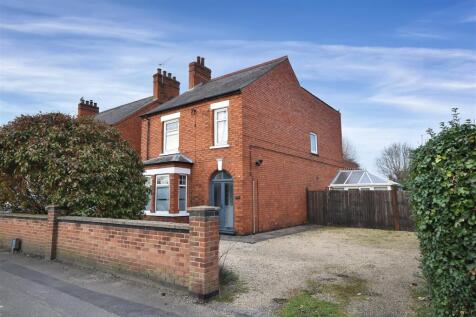London Road, New Balderton, Newark 4 bed detached house for sale