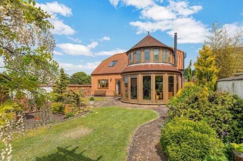 Low Street, Collingham, Newark 4 bed detached house for sale