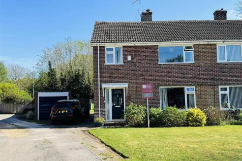 Jasper Close, Radcliffe on Trent... 3 bed semi