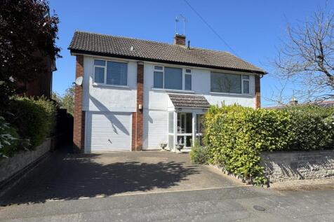 Northfield Avenue, Radcliffe on... 5 bed detached house for sale
