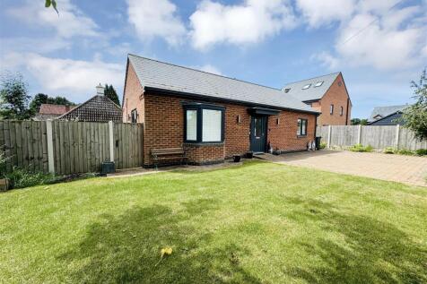 2 bedroom detached bungalow for sale