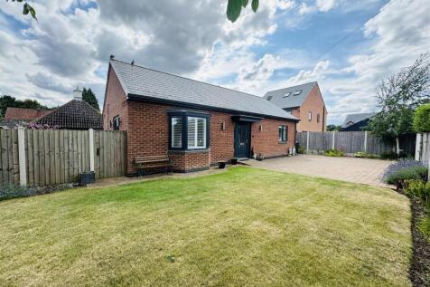 2 bedroom detached bungalow for sale