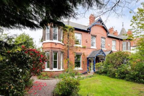 6 bedroom semi-detached house for sale