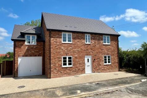 The Causeway, Carlton, Bedfordshire... 4 bed detached house for sale