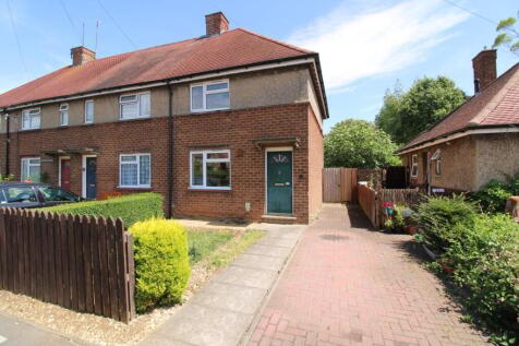 Cumberland Avenue, Stanwick... 2 bed semi