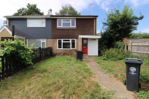 Elizabeth Way, Higham Ferrers... 3 bed semi