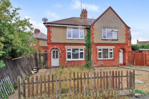 Upper Kings Avenue, Higham Ferrers... 2 bed semi