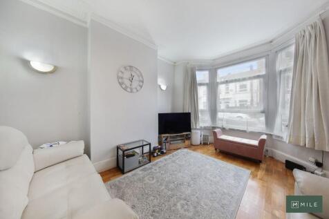 Purves Road, London NW10 2 bed ground floor flat for sale