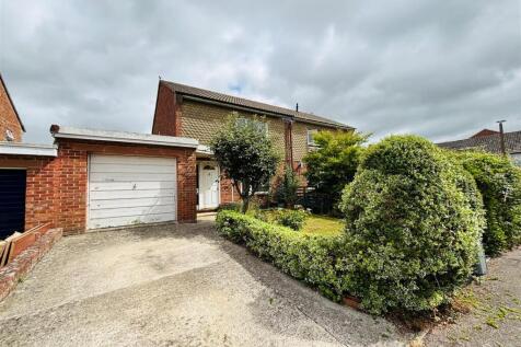 2 bedroom semi-detached house for sale