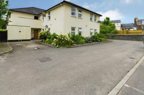 Studio flat for sale