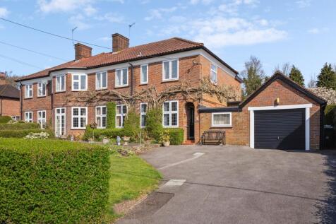3 bedroom semi-detached house for sale