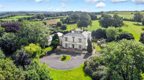22 bedroom detached house for sale