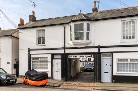 St. Marys Road, Weybridge 2 bed flat for sale
