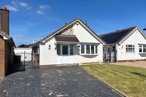 Deakin Avenue, Brownhills WS8 7QA 2 bed detached bungalow for sale