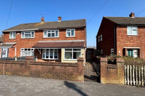 Rose Drive, Clayhanger, Walsall WS8 7EE 3 bed semi