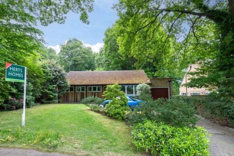 4 bedroom detached bungalow for sale