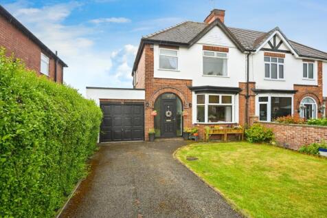 3 bedroom semi-detached house for sale