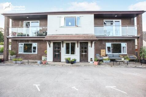 2 bedroom ground floor flat for sale