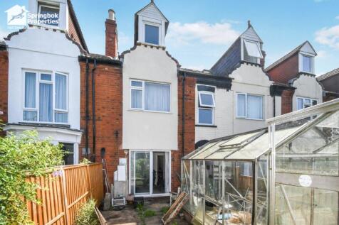 4 bedroom terraced house for sale