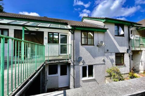 3 bedroom maisonette for sale