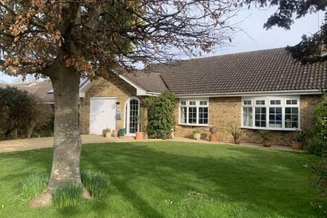 Upper Walmer 3 bed detached bungalow for sale