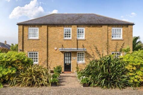 Walmer 4 bed detached house for sale