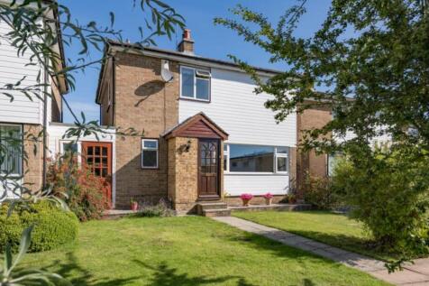 3 bedroom link detached house for sale