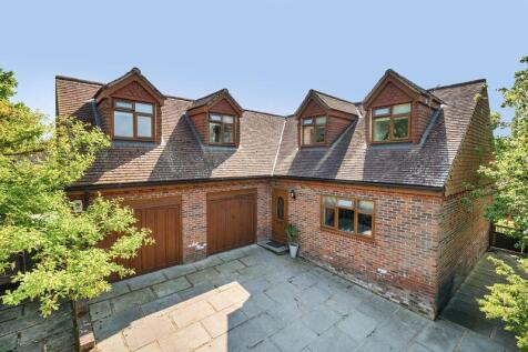 Kingsmead Park, Paddock Wood, TN12 6HA 4 bed detached house for sale