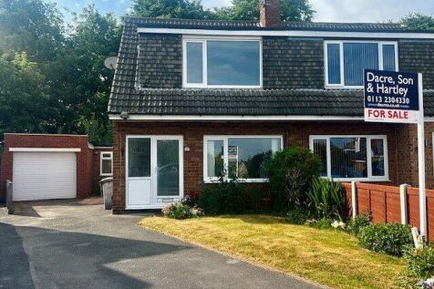 3 bedroom semi-detached house for sale