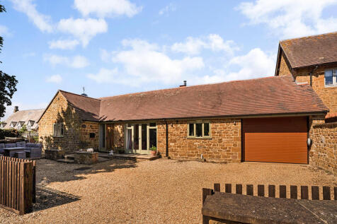 Middle Tysoe 2 bed detached bungalow for sale