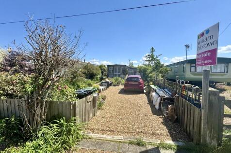 2 bedroom lodge for sale