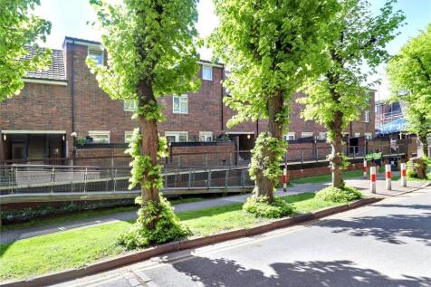 2 bedroom maisonette for sale
