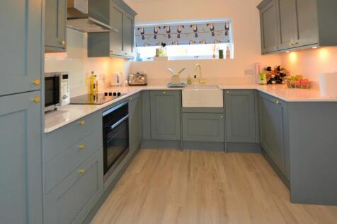 Grove Court, Beaconsfield, HP9 3 bed apartment for sale