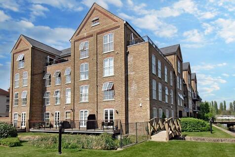 Coaters Lane, Wooburn Green, HP10 3 bed penthouse for sale