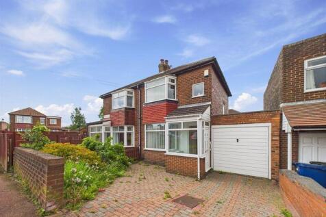 2 bedroom semi-detached house for sale