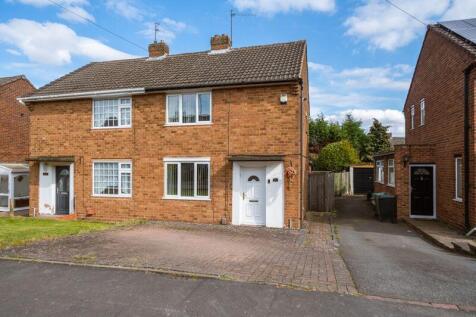 Nanaimo Way, Kingswinford DY6 2 bed semi