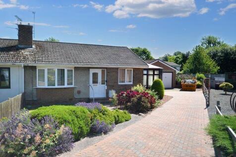 2 bedroom semi-detached bungalow for sale