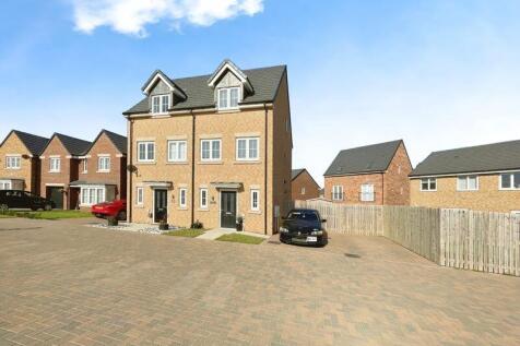 3 bedroom semi-detached house for sale