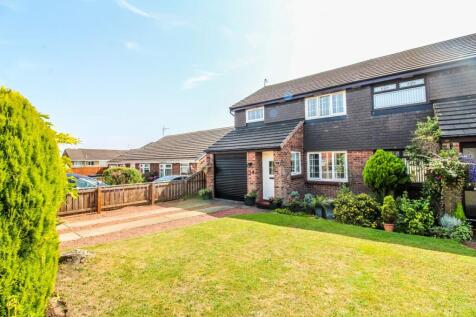 Blackheath Close, Usworth... 3 bed semi